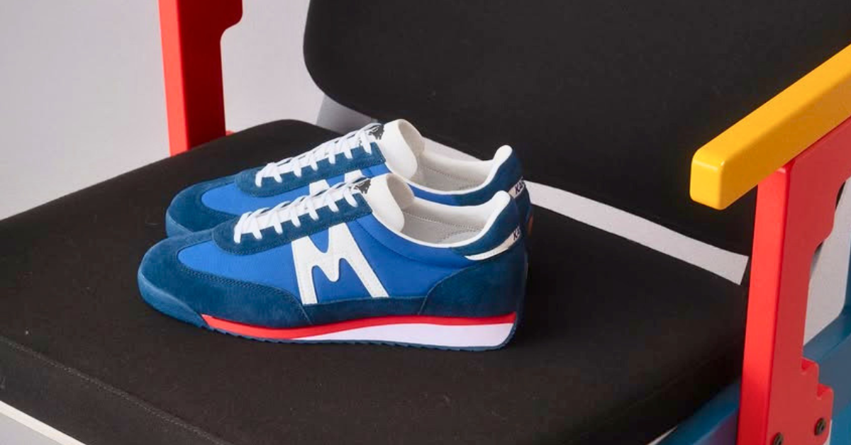 Karhu Mestari 76 retro running sneaker i Black og Classic Blue White hos Packyard