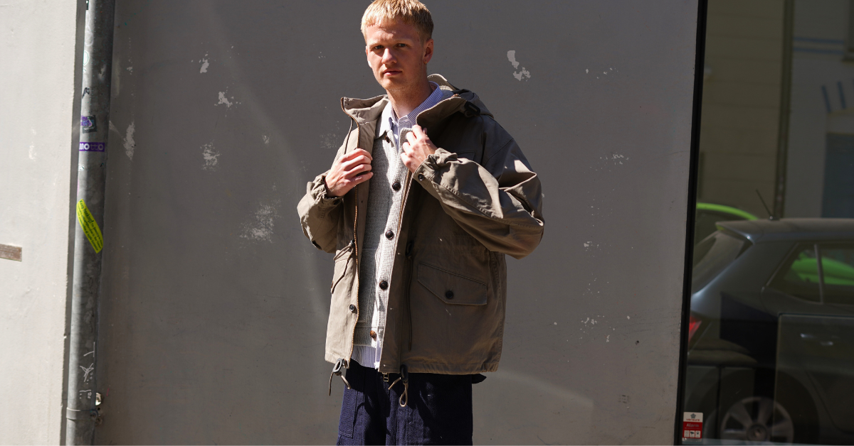 Outfit #011 – Lag-på-lag look med French M47 Parka, Sashiko Denim Balloon Pants og Danner Traverse Peak Revival