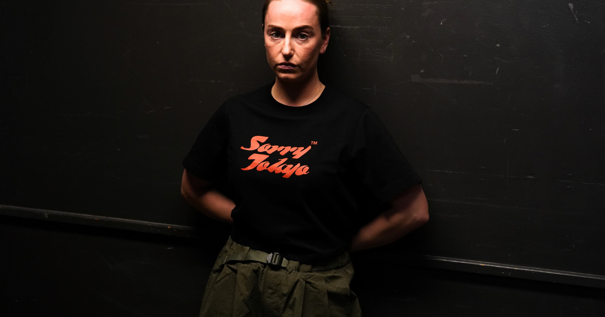 Outfit 021 Womens – Edwin Sorry Tokyo T-Shirt, Kappy Wide Half Pants og Vans LX Loafer 53