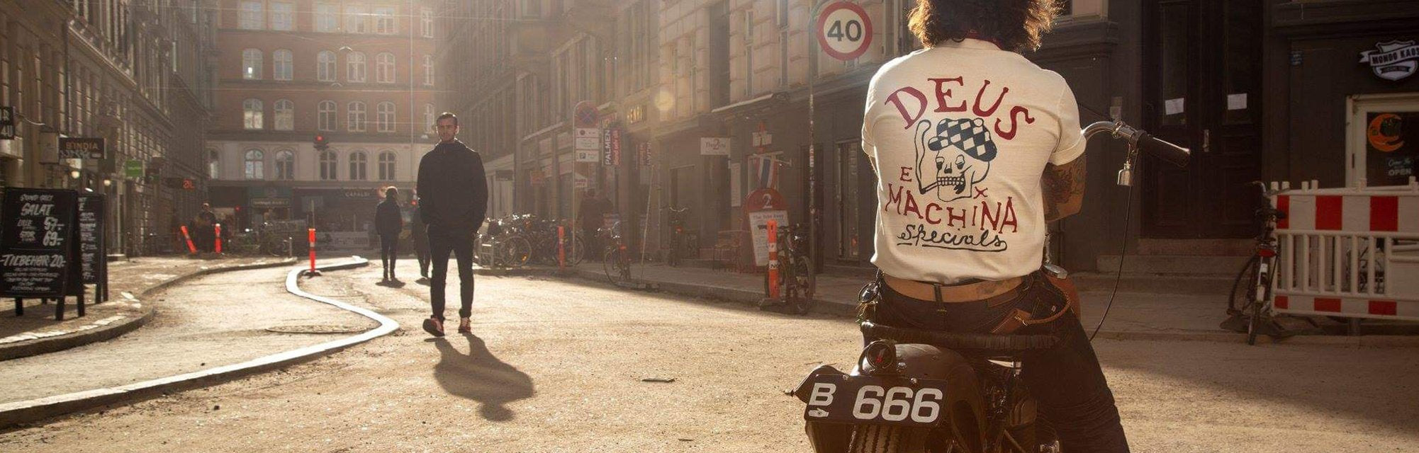 Deus Ex Machina_py_dk
