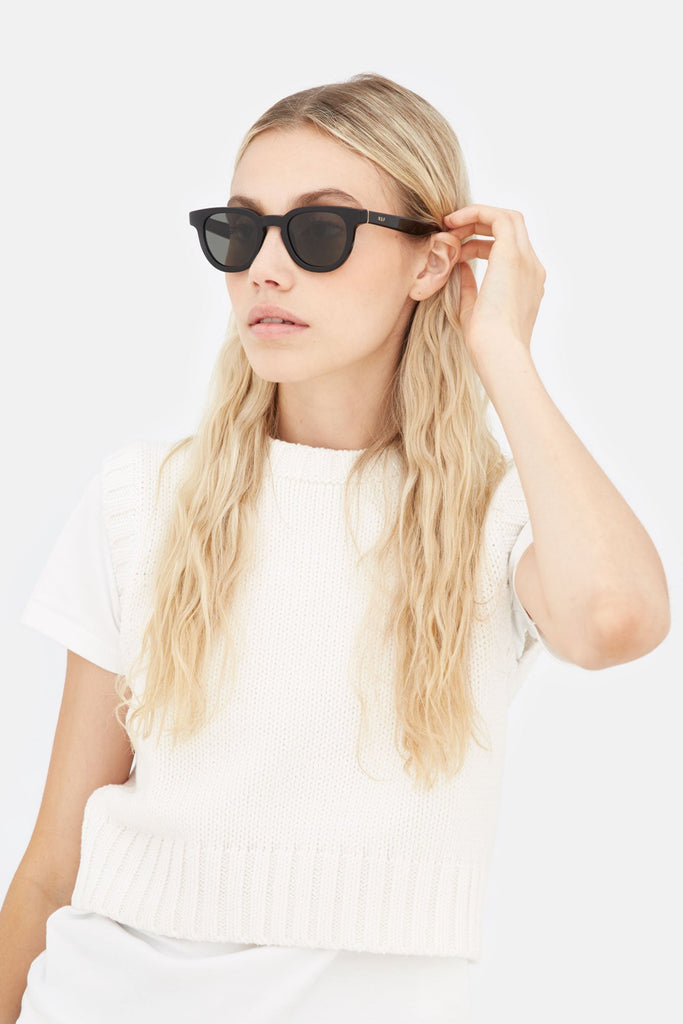 CERTO BLACK-SUNGLASSES-RETROSUPERFUTURE-pydk