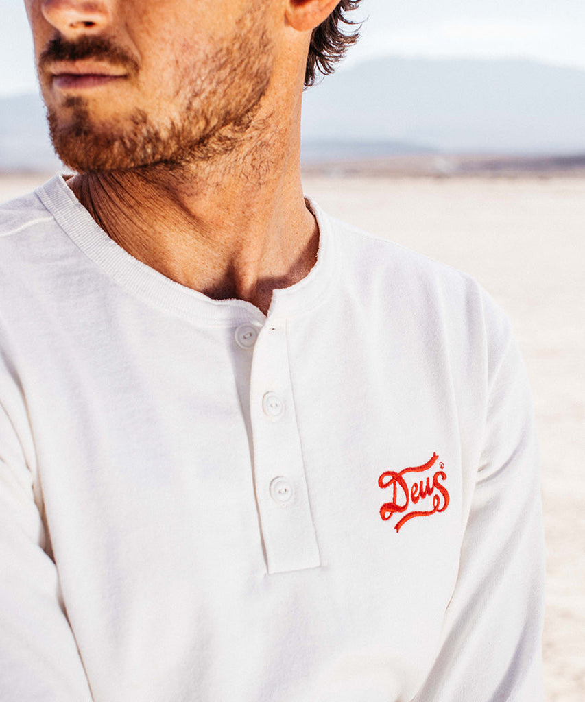 Deus Ex Machina Flagged Henley Off-White t-shirts