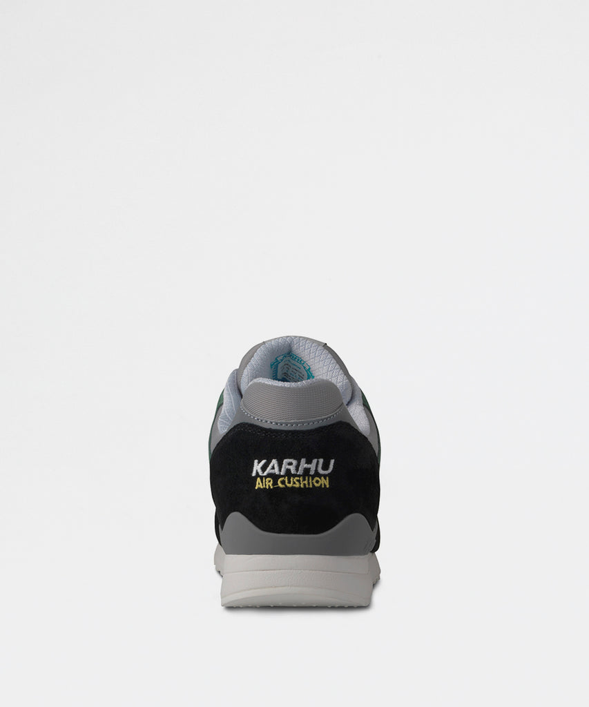Synchron Classic Jet Black Hot Sauce-sneakers-Karhu