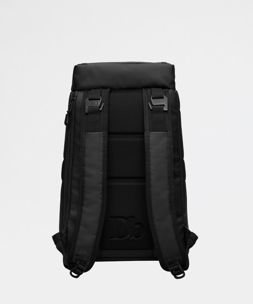 The Strøm 20L Backpack Black Out